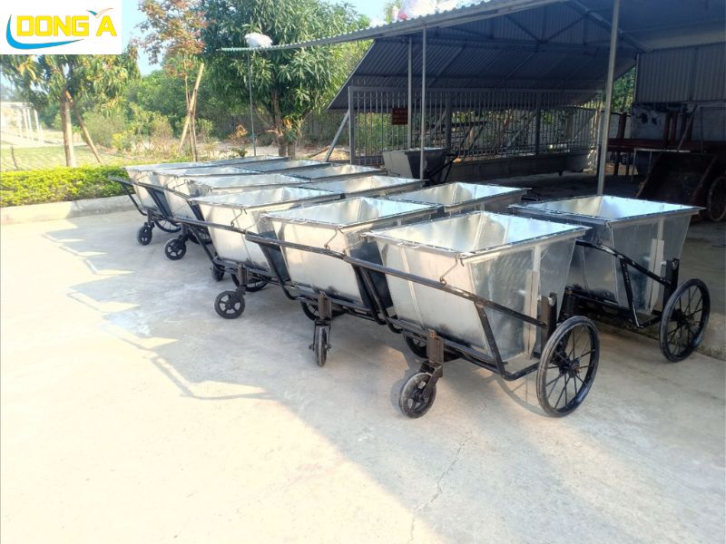 Xe gom rác về với Bệnh viện nhận nhiệm vụ