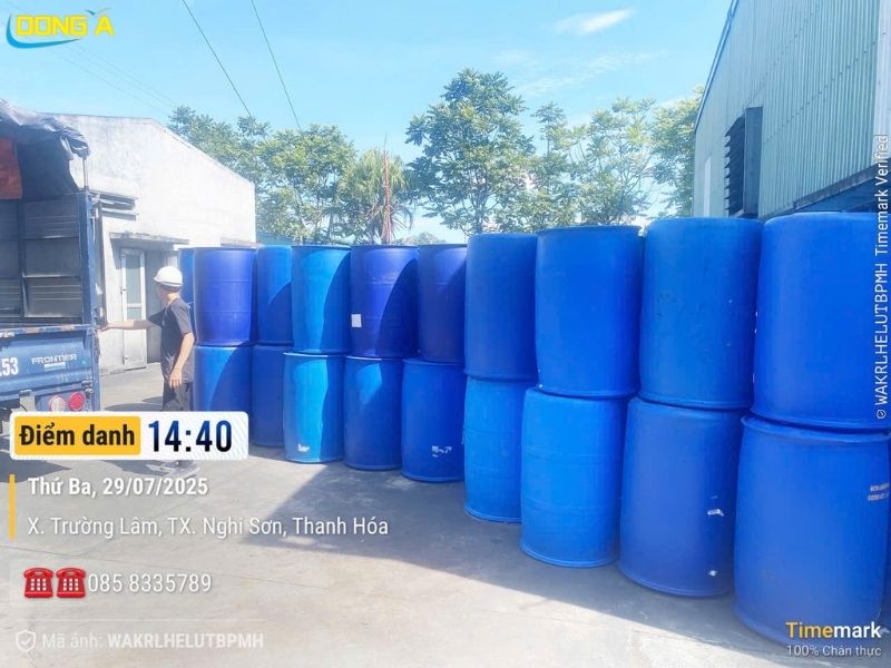 Thùng phi nhựa 220L cũ tại Đông Á luôn đảm bảo độ mới trên 90%, bề mặt sáng bóng.