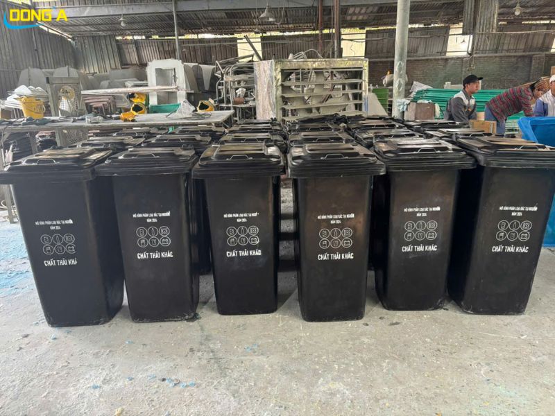 Thùng rác 120l composite cấp cho khu du lịch