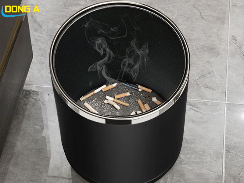 Miệng thùng rác tròn 2 lớp viền inox chống gỉ, tăng độ bền và thẩm mỹ