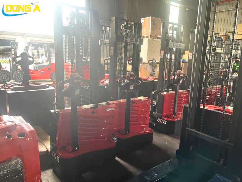 Kho Xe nâng điện đứng lái 