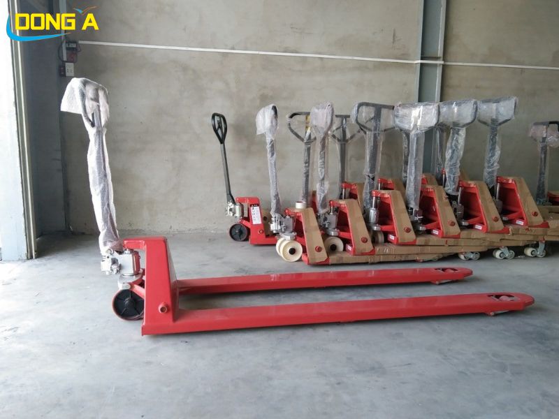 Xe nâng tay siêu dài 2500kg siêu bền, giá tốt