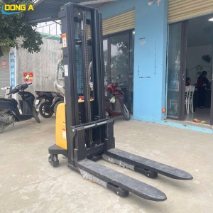 Xe nâng tay điện 1,5 tấn STAXX