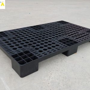 Pallet nhựa lót sàn màu đen