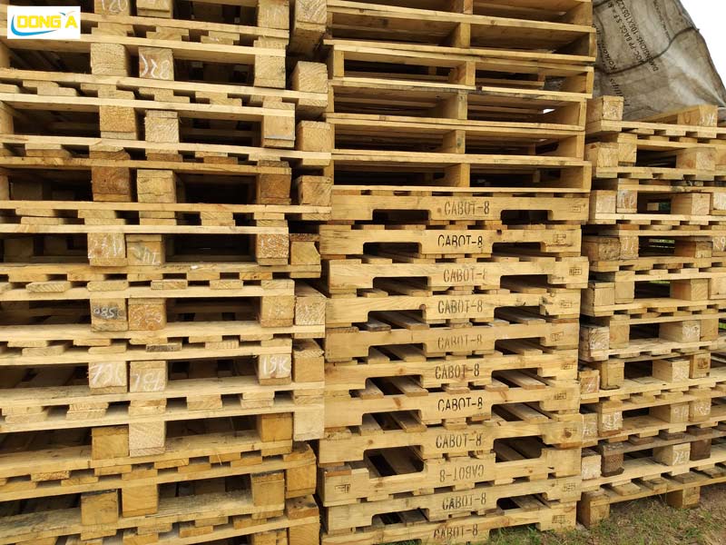 pallet-go-hay-nhua3