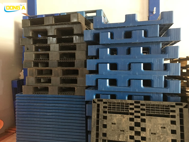 pallet-go-hay-nhua4