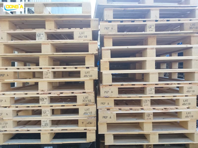 pallet-go-hay-nhua1